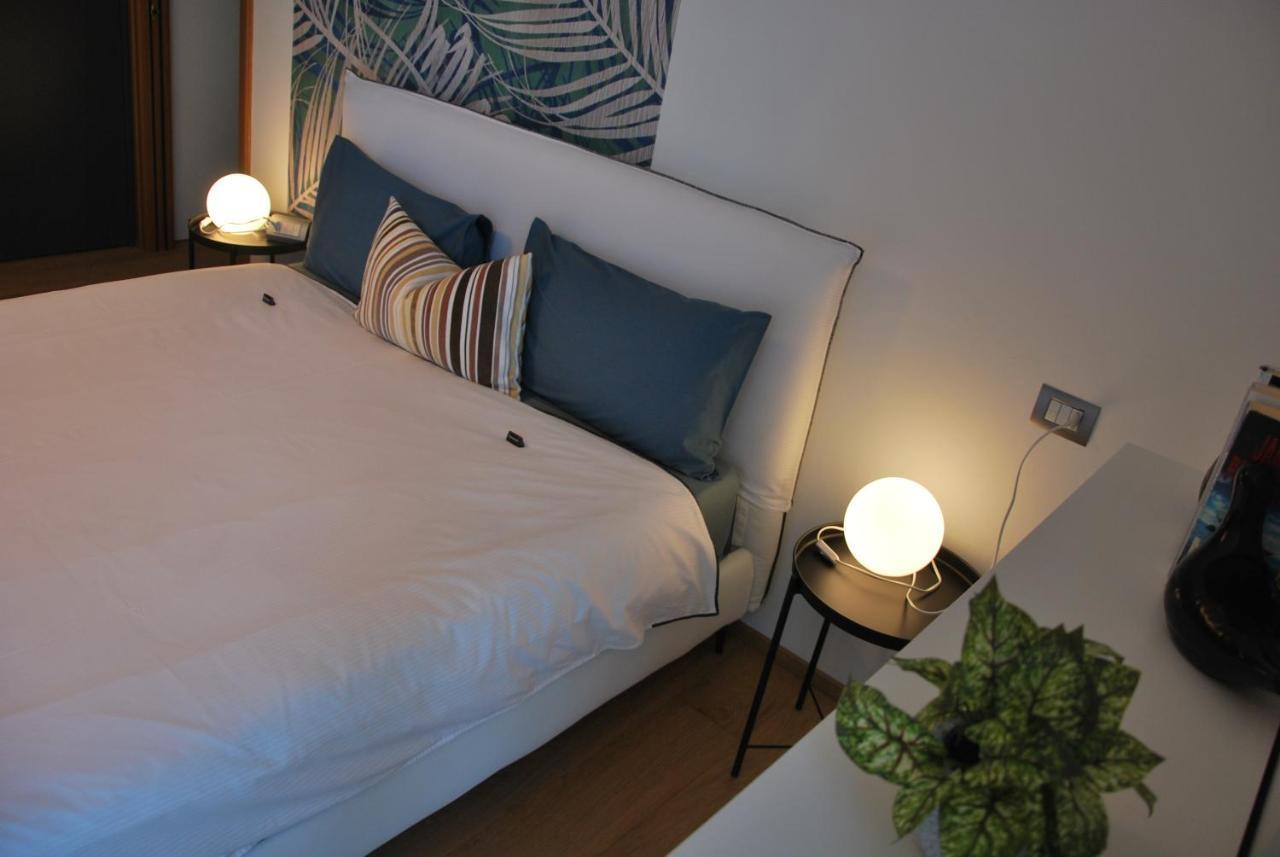 Suite 51 Appartamento Con Terrazzo A 50 Mt Dal Lago - Private Parking (Adults Only) Arona Ngoại thất bức ảnh