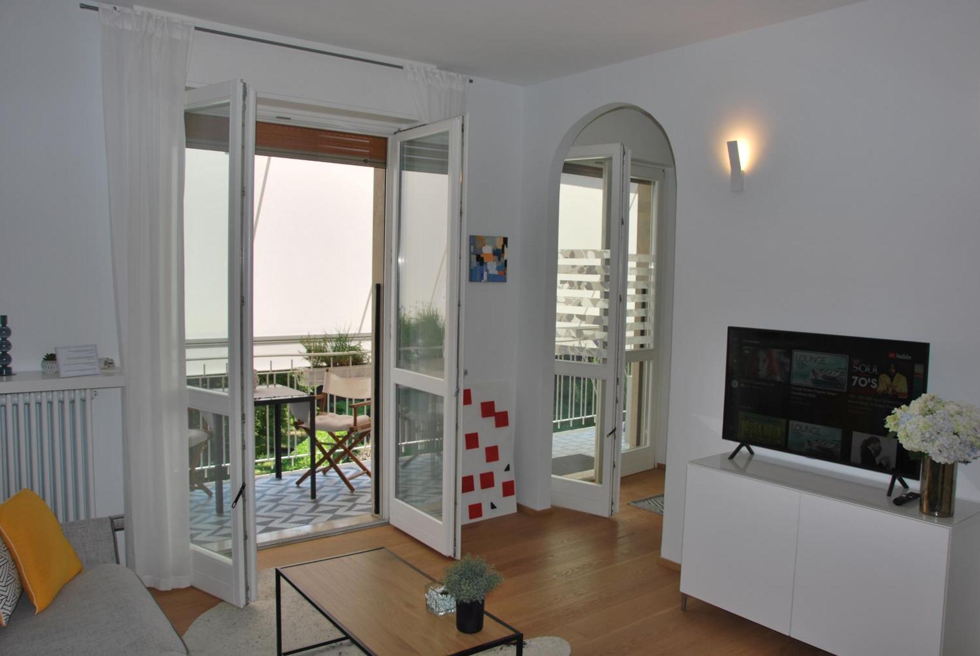 Suite 51 Appartamento Con Terrazzo A 50 Mt Dal Lago - Private Parking (Adults Only) Arona Ngoại thất bức ảnh
