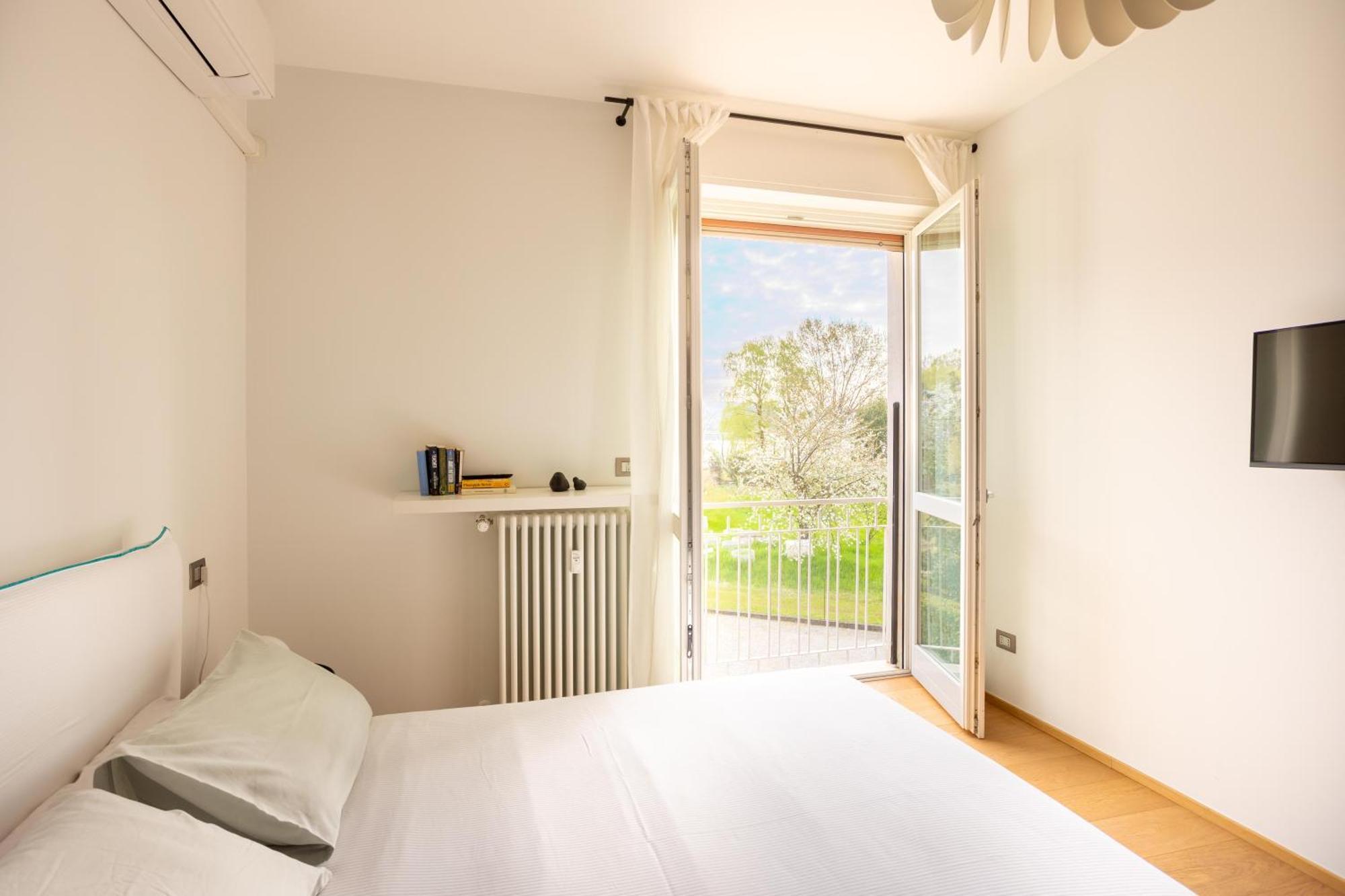 Suite 51 Appartamento Con Terrazzo A 50 Mt Dal Lago - Private Parking (Adults Only) Arona Ngoại thất bức ảnh