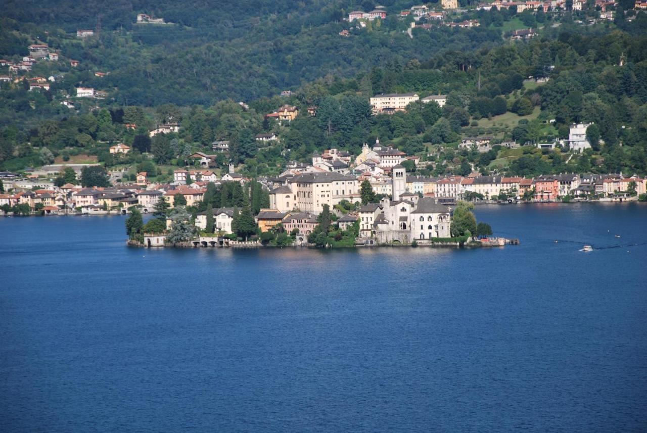 Suite 51 Appartamento Con Terrazzo A 50 Mt Dal Lago - Private Parking (Adults Only) Arona Ngoại thất bức ảnh