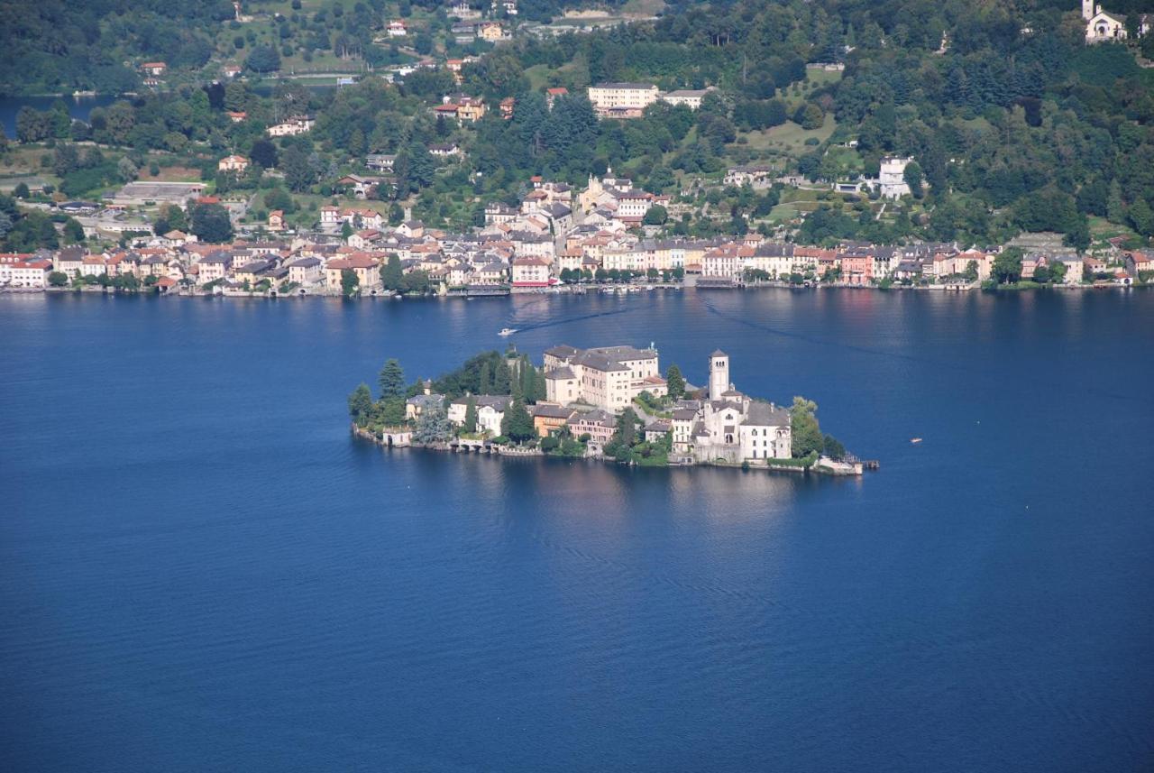 Suite 51 Appartamento Con Terrazzo A 50 Mt Dal Lago - Private Parking (Adults Only) Arona Ngoại thất bức ảnh